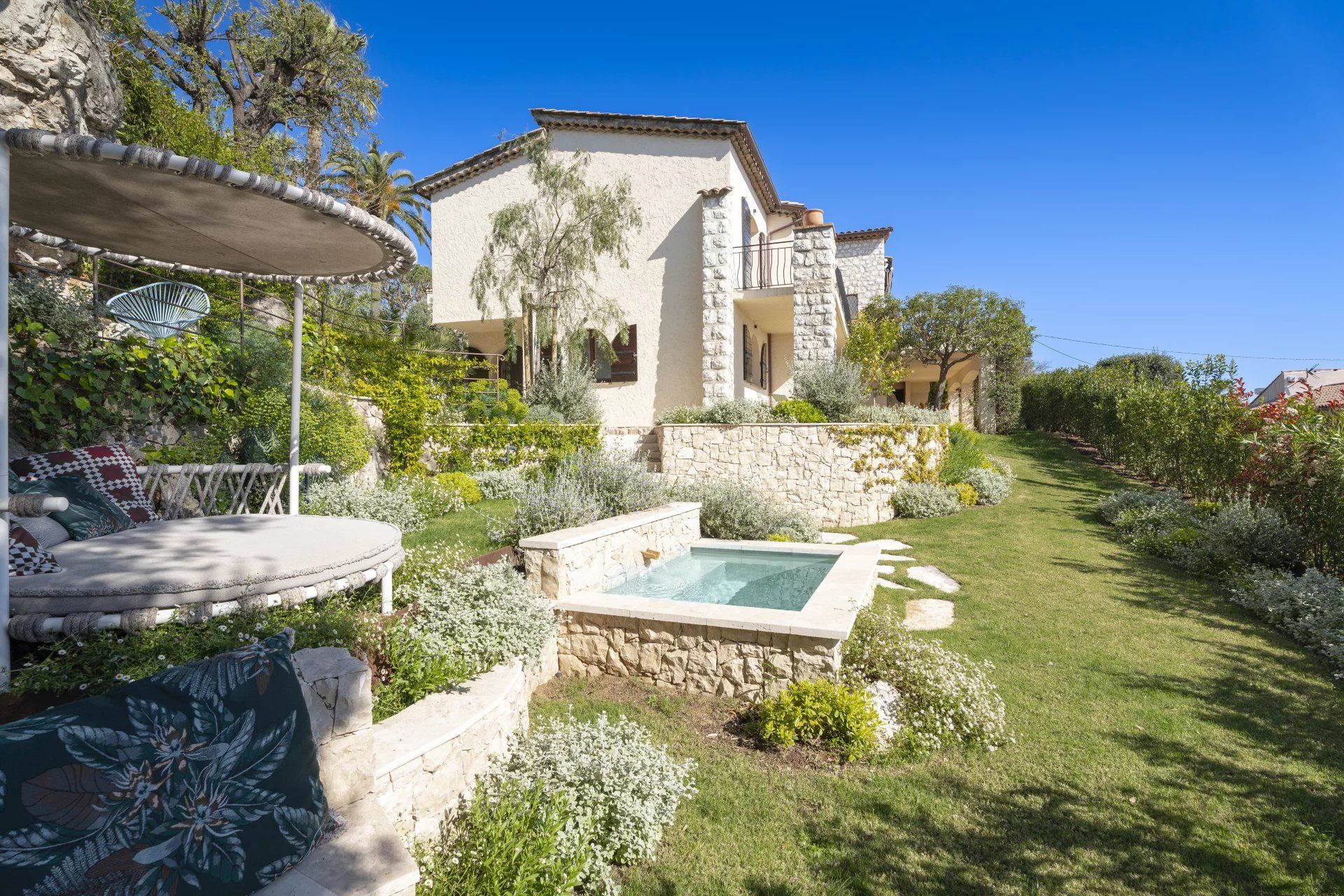 Location saisonnière Villa Antibes 7 Pièces 260 m²