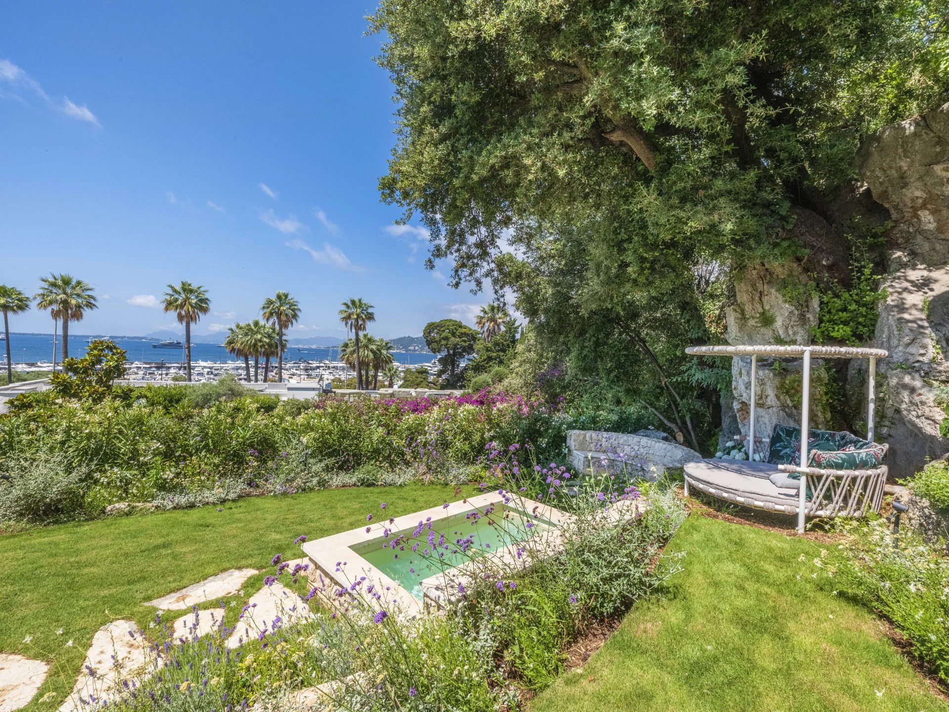 villa 7 Pièces en location saisonnière sur Antibes (06160) Location saisonnière Villa Antibes 7 Pièces 260 m²