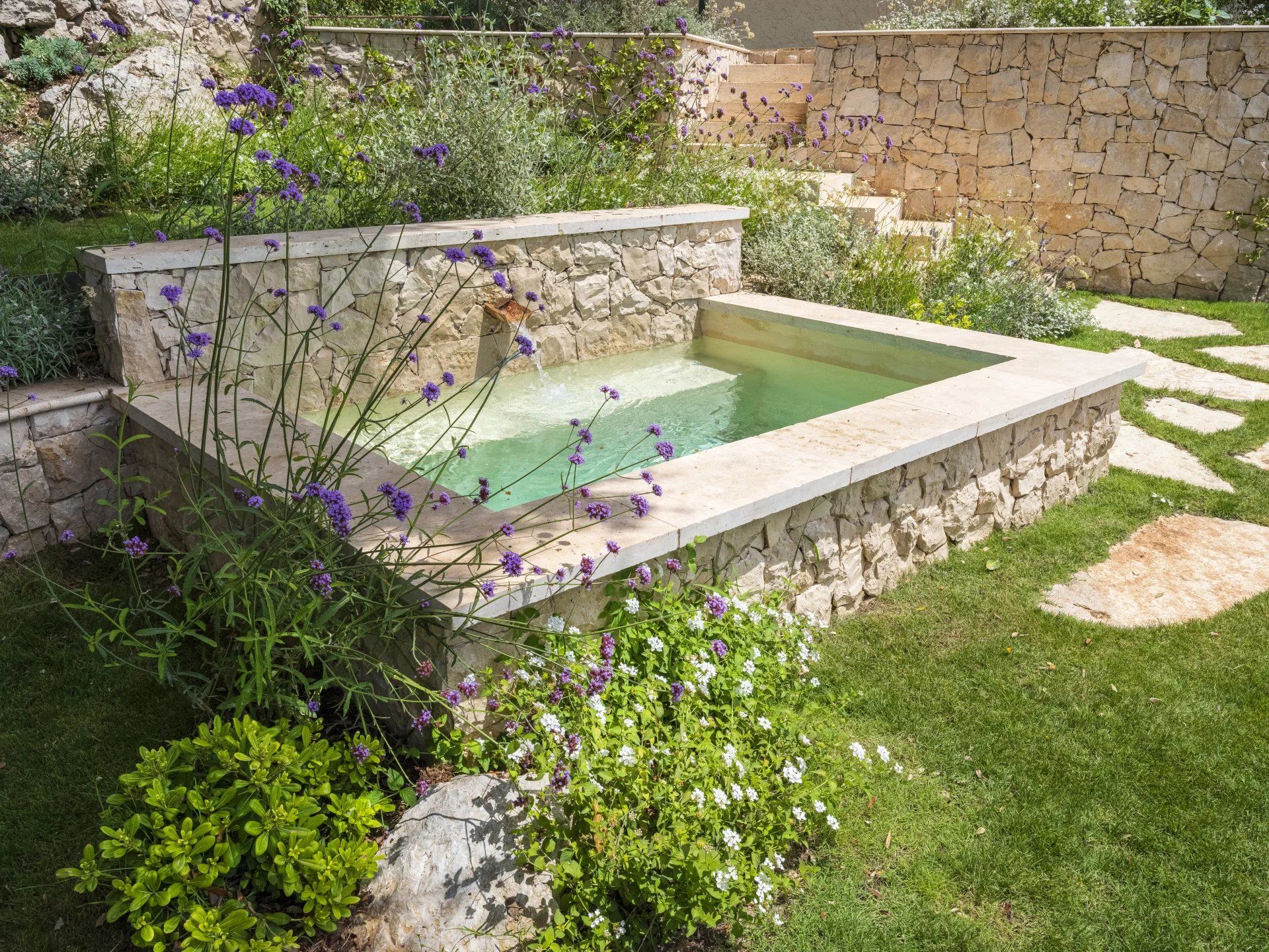 villa 7 Pièces en location saisonnière sur Antibes (06160) Location saisonnière Villa Antibes 7 Pièces 260 m²