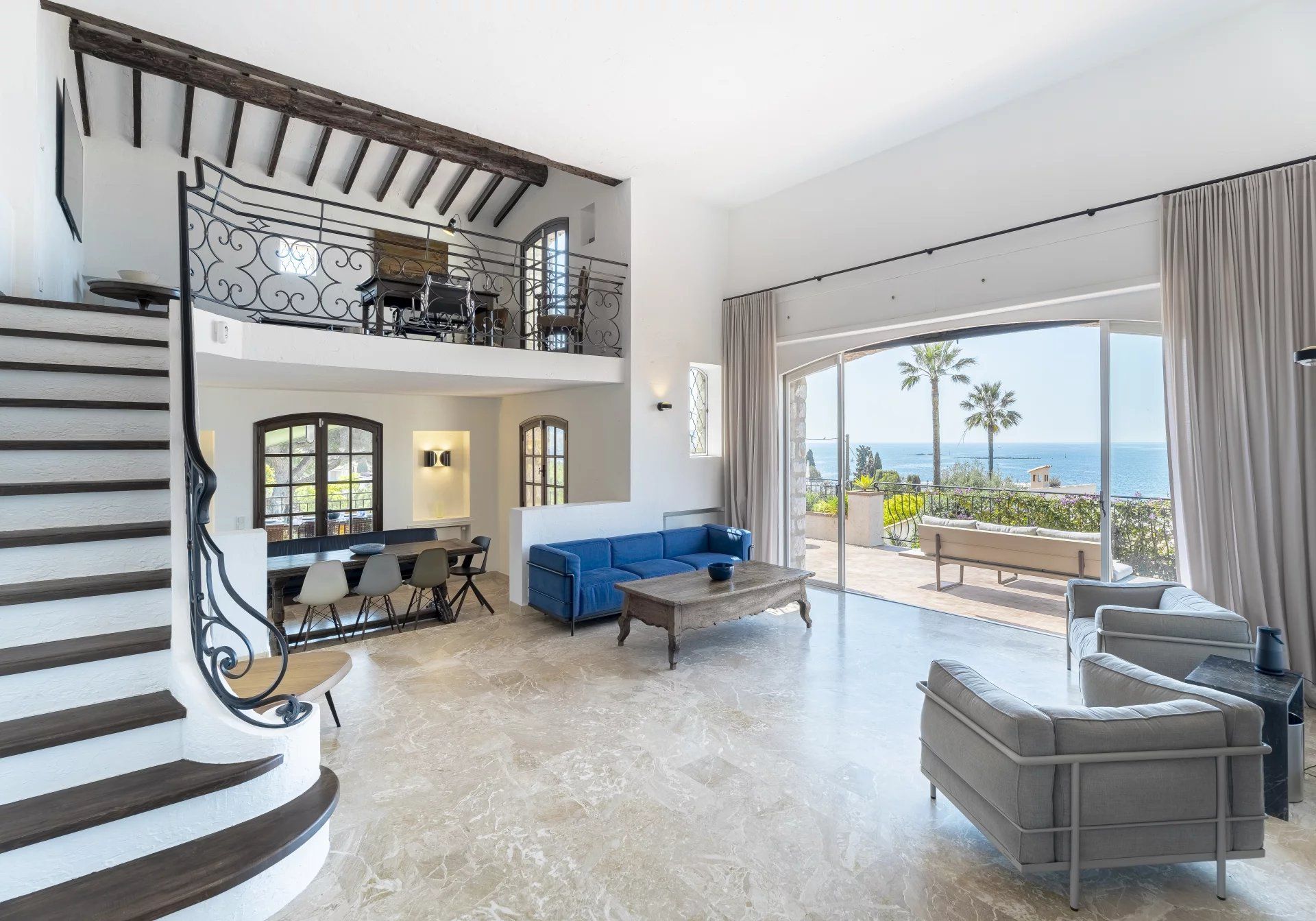 villa 7 Pièces en location saisonnière sur Antibes (06160) Location saisonnière Villa Antibes 7 Pièces 260 m²