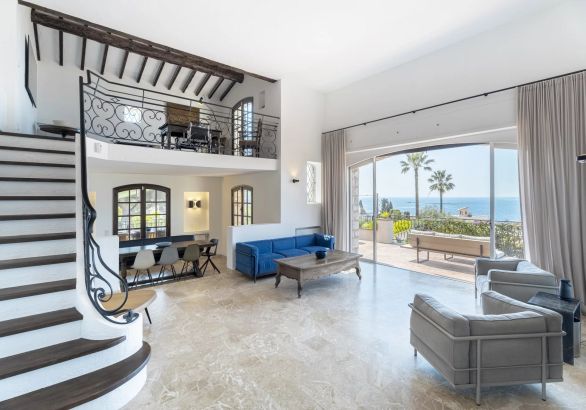 Location saisonnière Villa Antibes 7&nbsp;Pièces 260&nbsp;m²