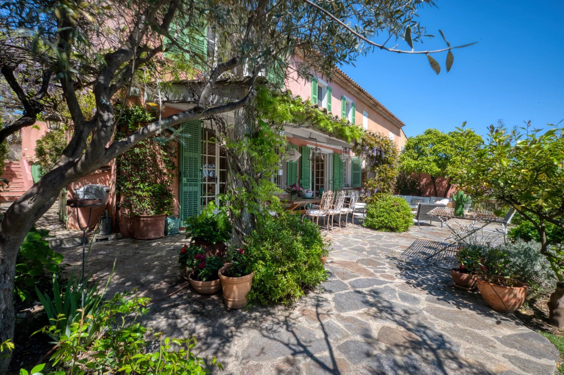 Sale Villa Saint-Tropez 9 Rooms 200.41 m²