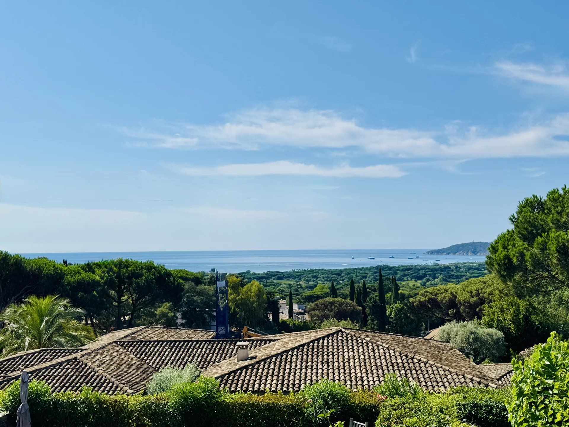 villa 9 Rooms for sale on Saint-Tropez (83990)