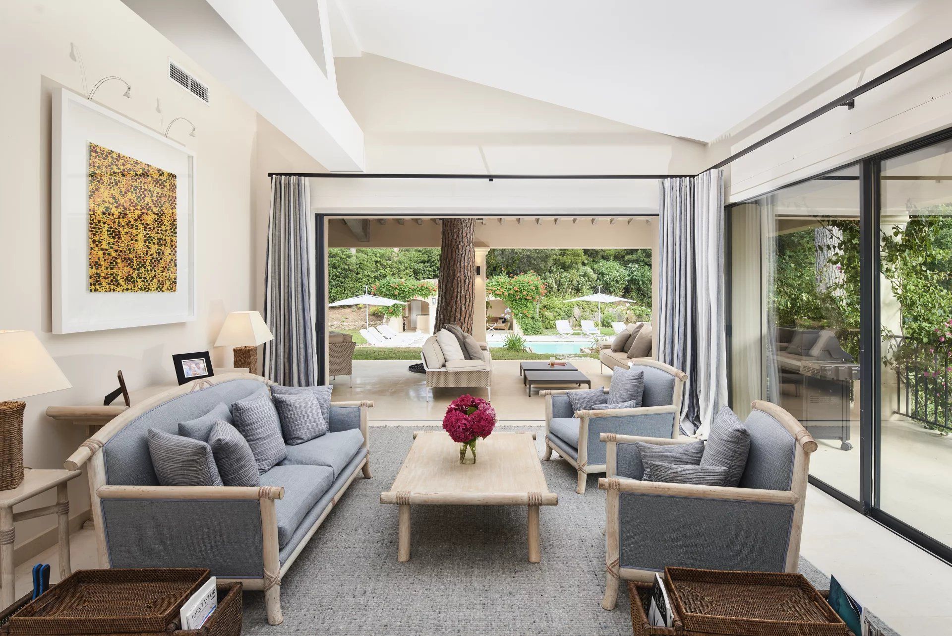 villa 7 Rooms for seasonal rent on Gassin (83580)