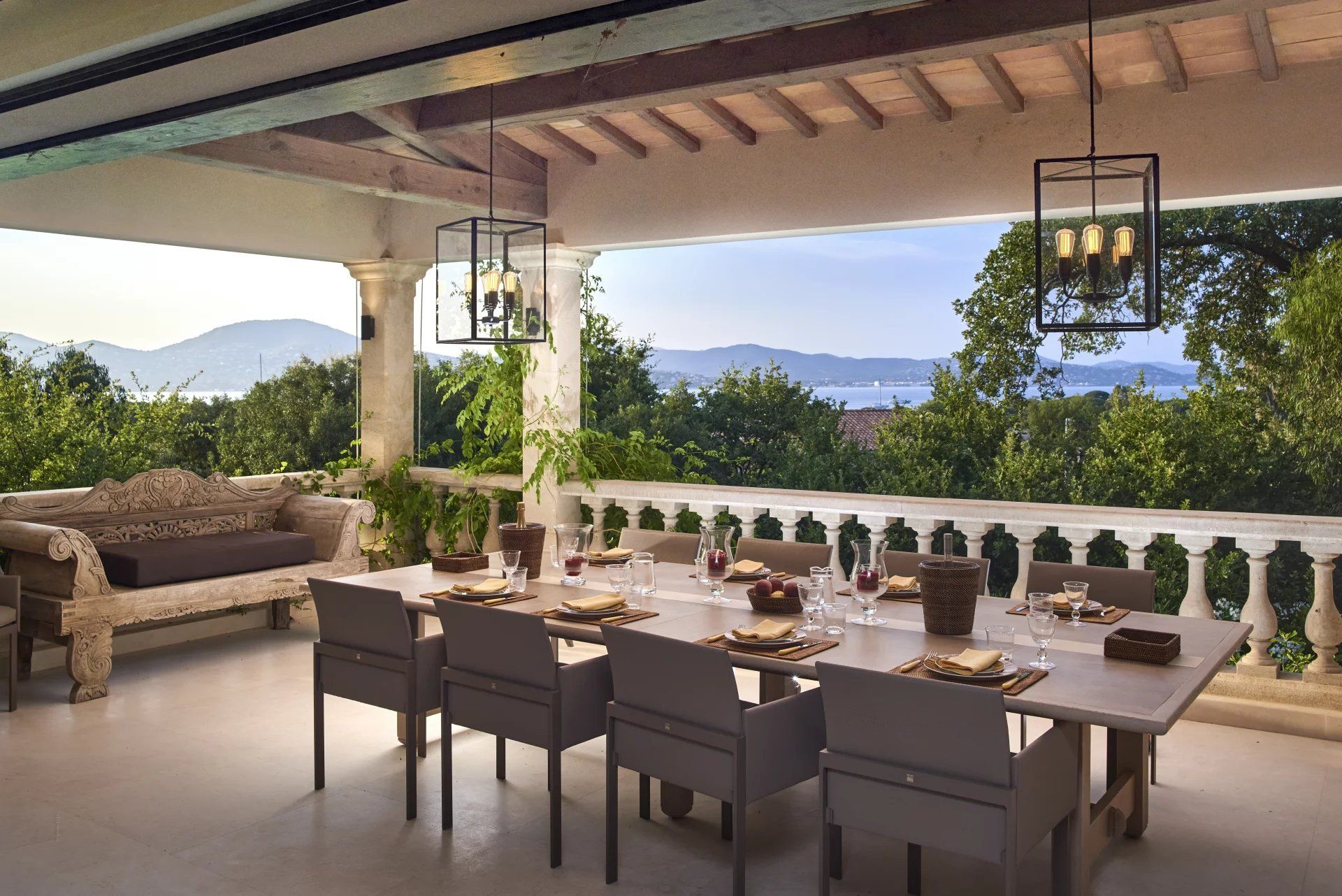 villa 7 Rooms for seasonal rent on Gassin (83580)