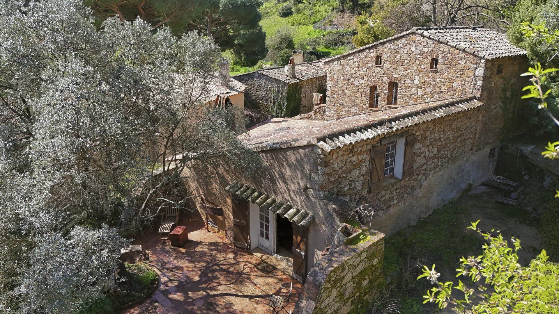 house 3 Rooms for sale on La Garde-Freinet (83680)