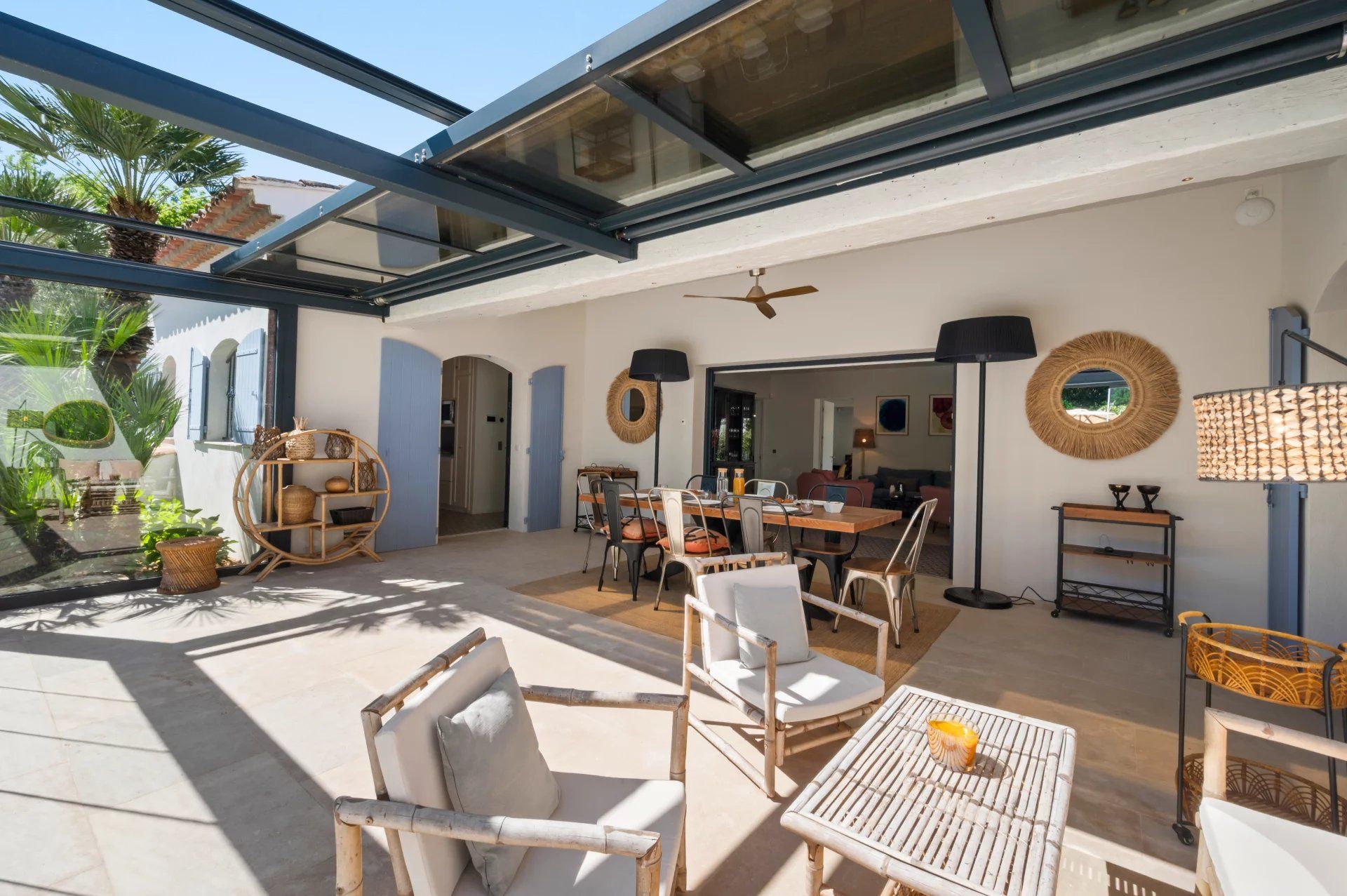 villa 7 Rooms for seasonal rent on Saint-Tropez (83990)