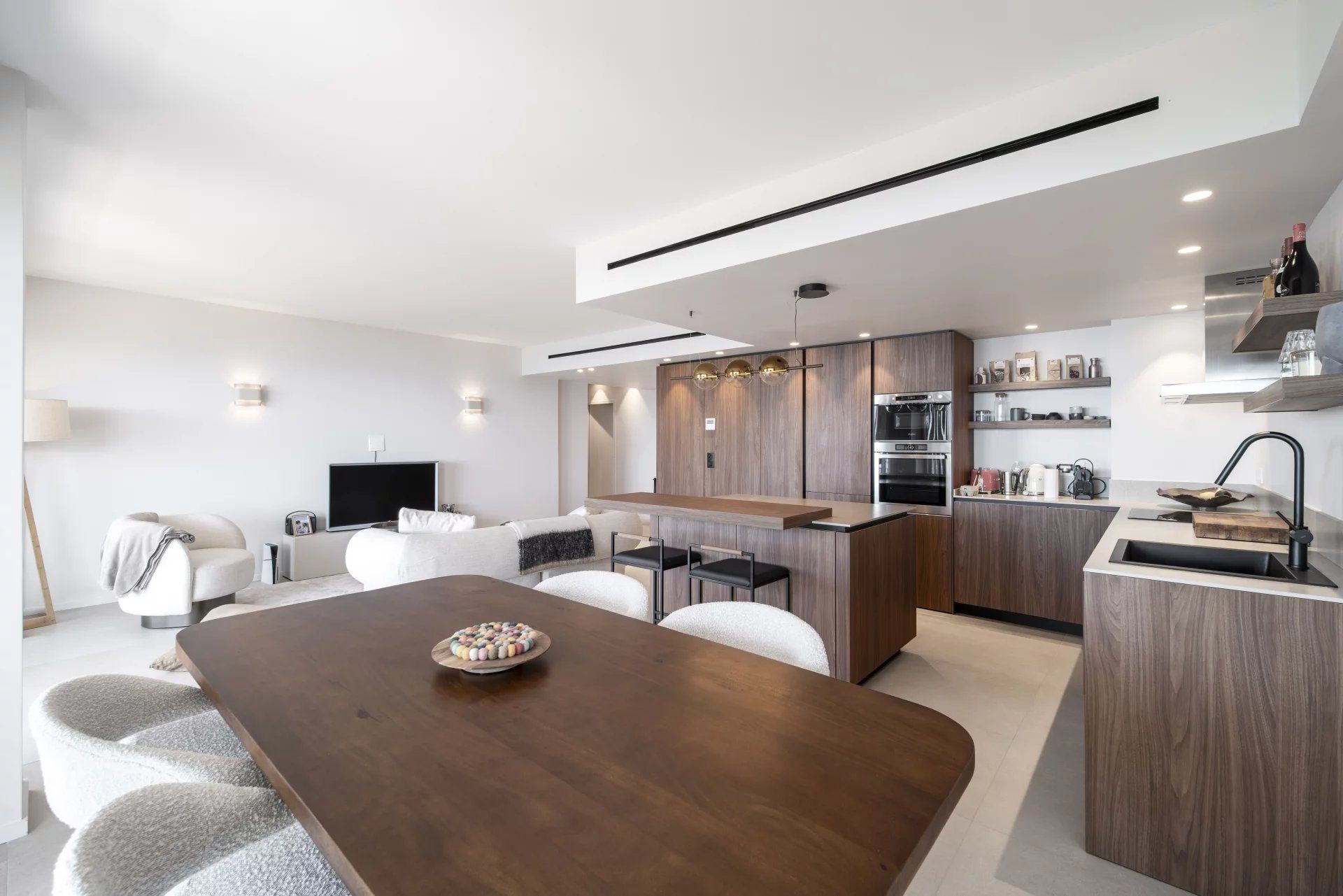 apartment 3 Rooms for sale on Cannes (06400)