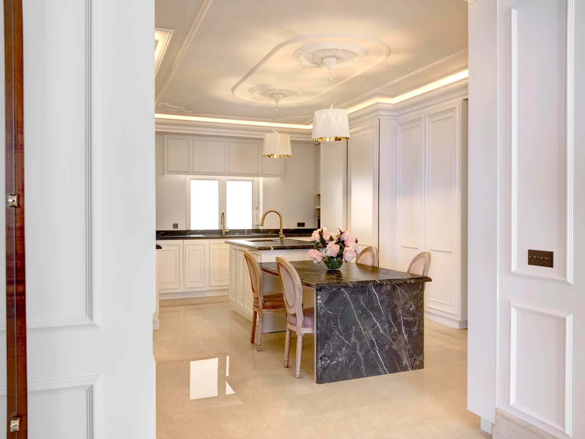 apartment 5 Rooms for sale on Nice (06000)