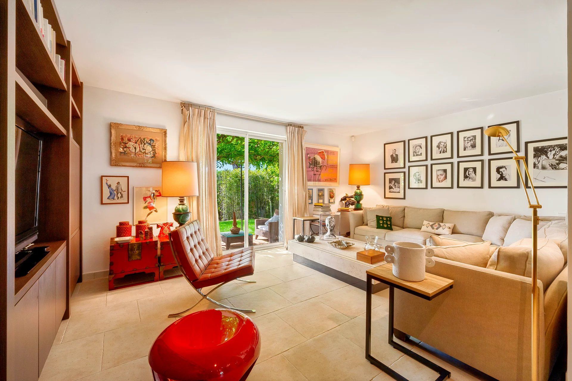 villa 7 Rooms for sale on Grimaud (83310)