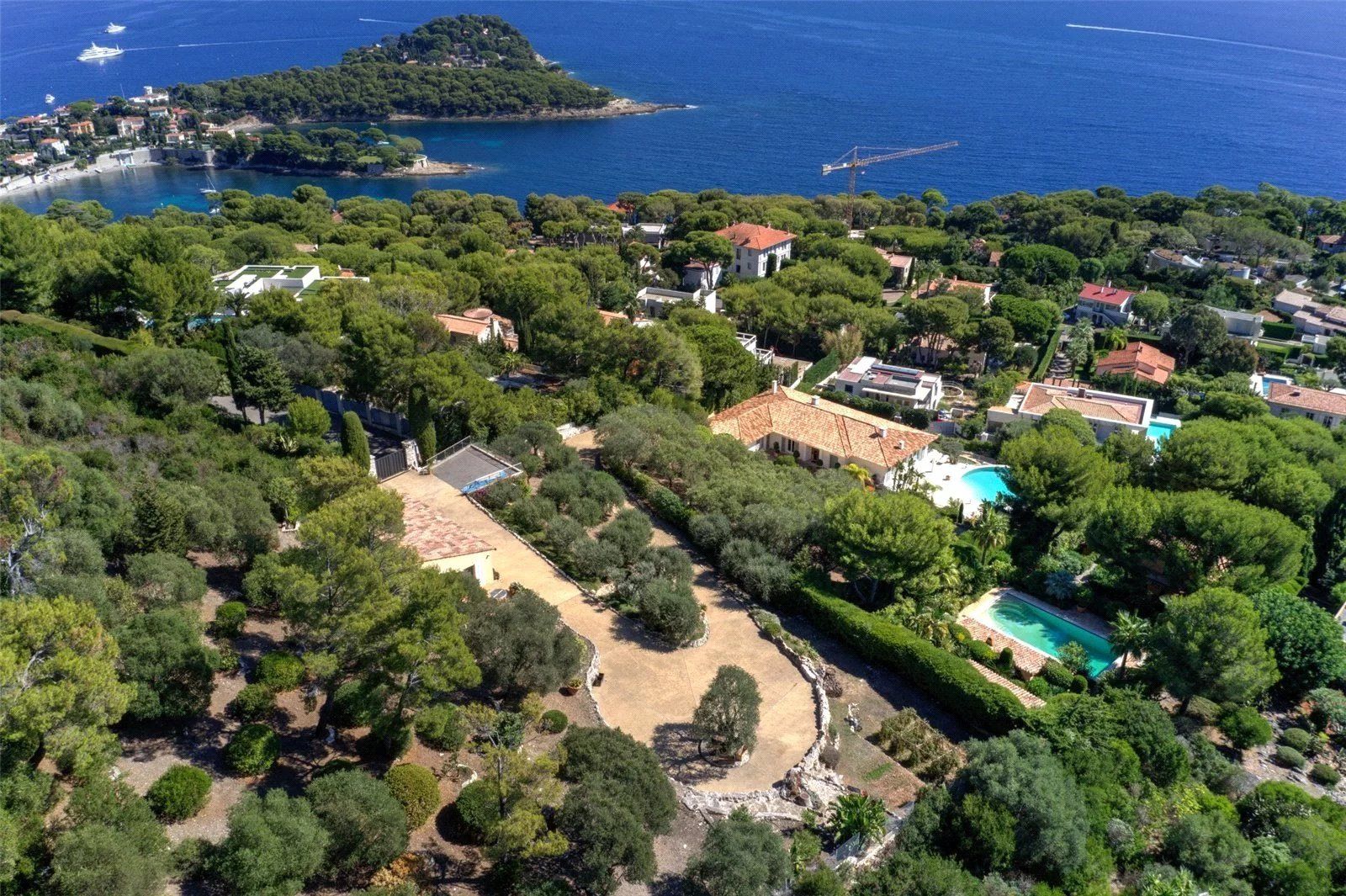 house 11 Rooms for seasonal rent on Saint-Jean-Cap-Ferrat (06230)