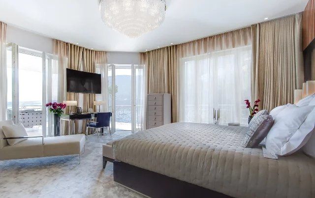 villa 8 Rooms for sale on Cap-d'Ail (06320)