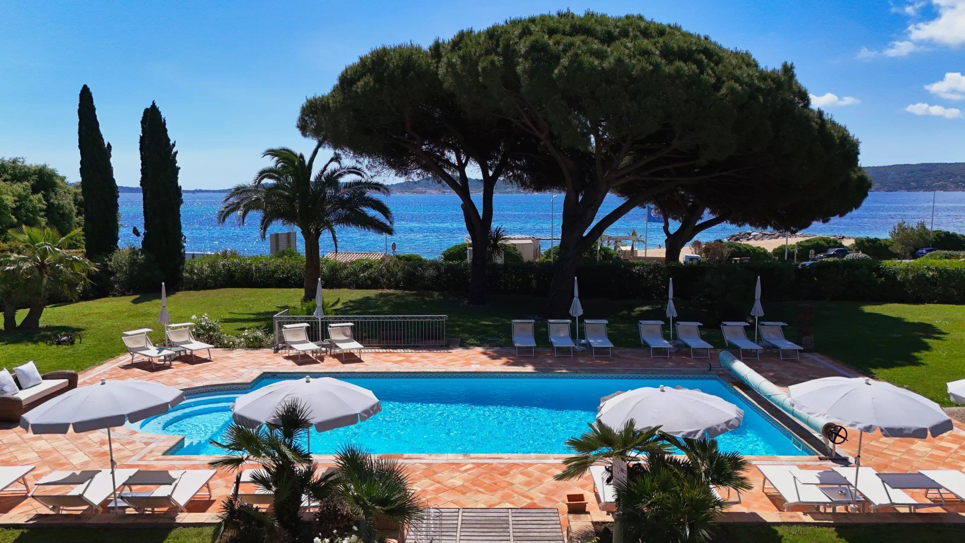 villa 13 Rooms for sale on Grimaud (83310)