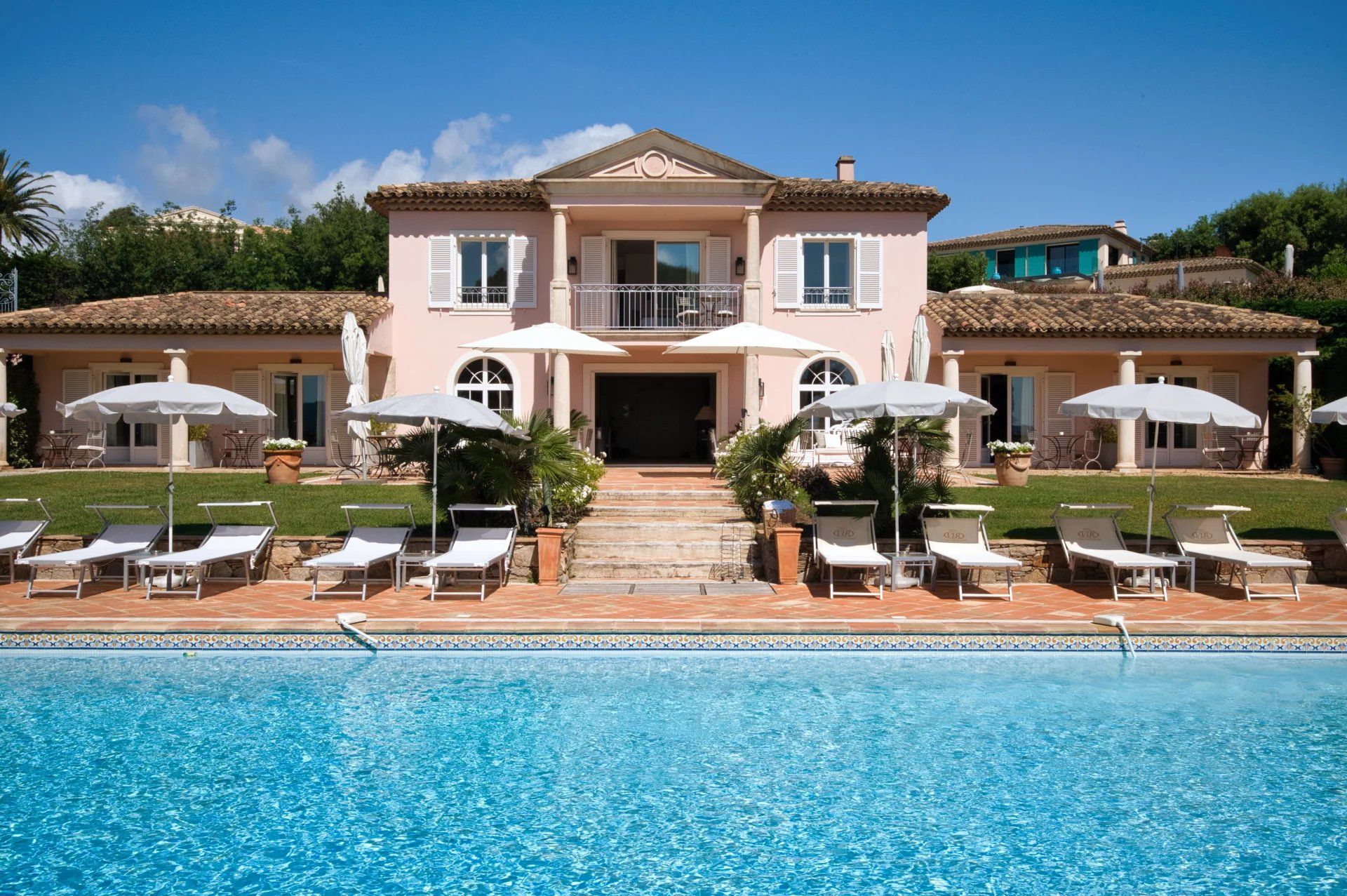 villa 13 Rooms for sale on Grimaud (83310)