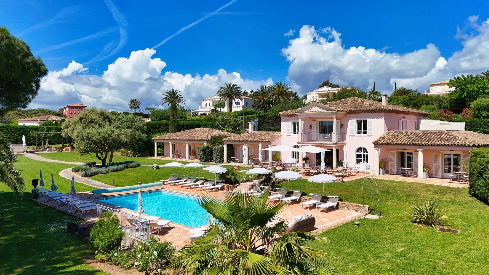 villa 13 Rooms for sale on Grimaud (83310)