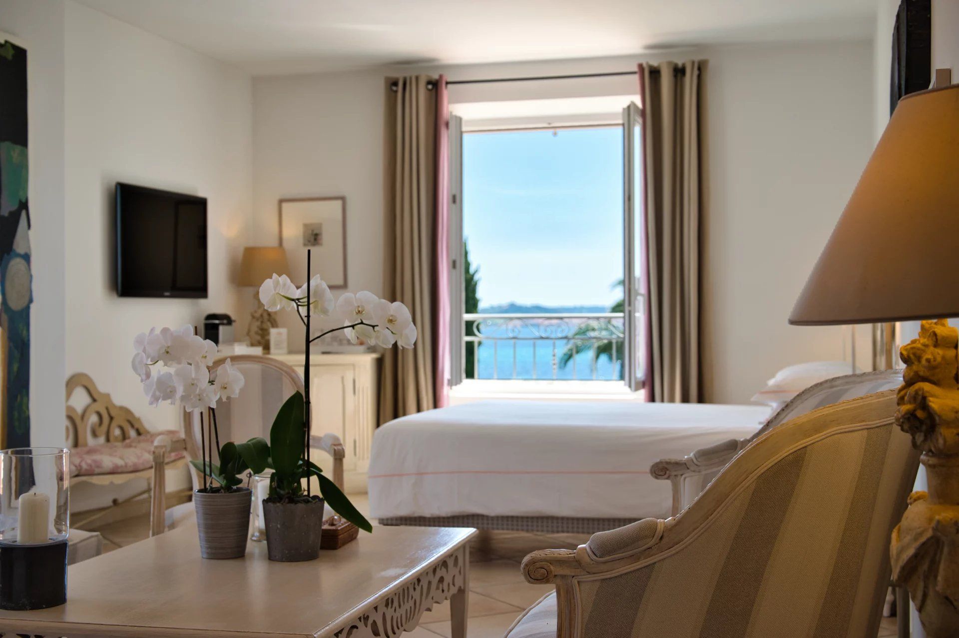 villa 13 Rooms for sale on Grimaud (83310)