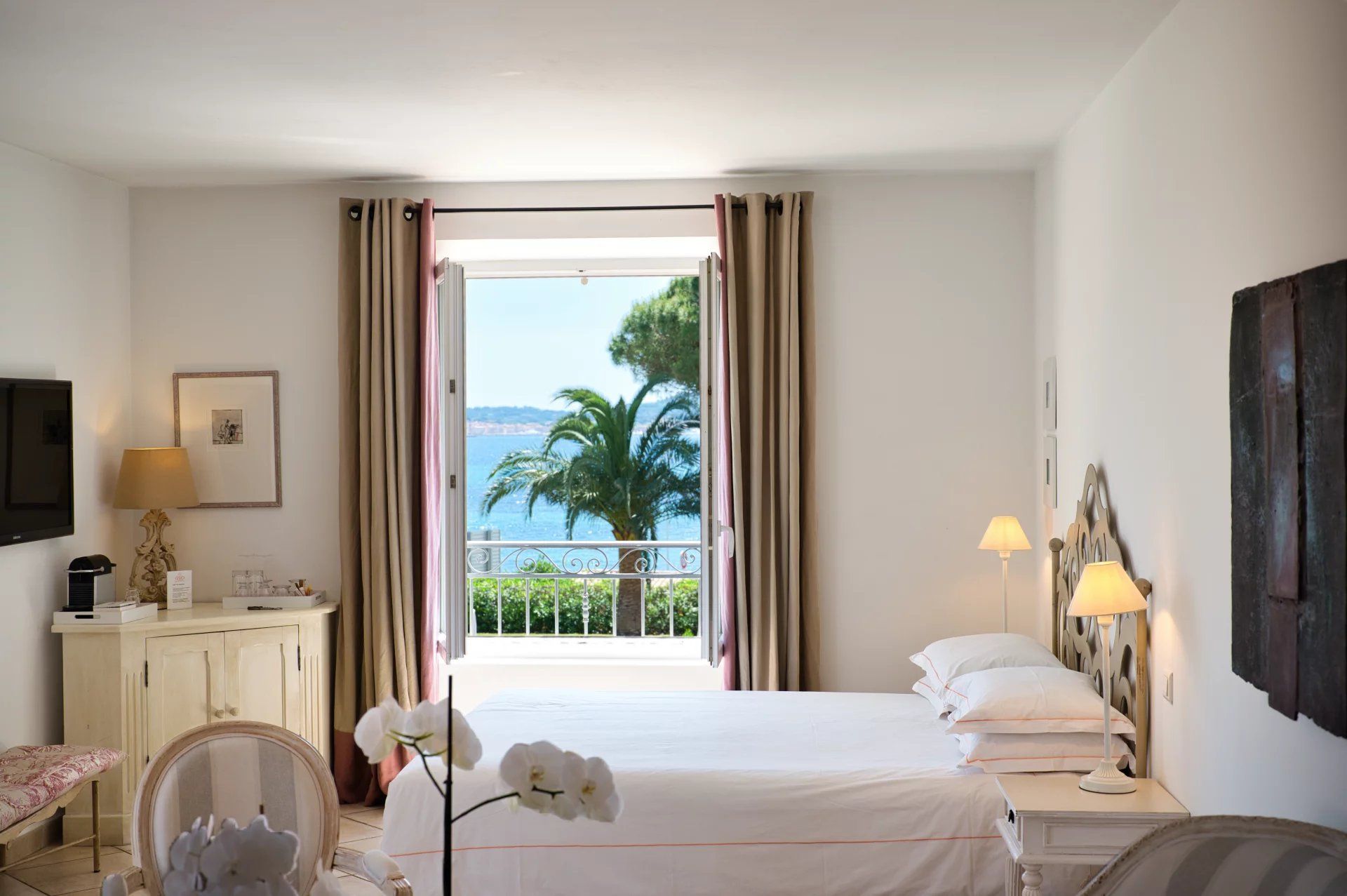 villa 13 Rooms for sale on Grimaud (83310)