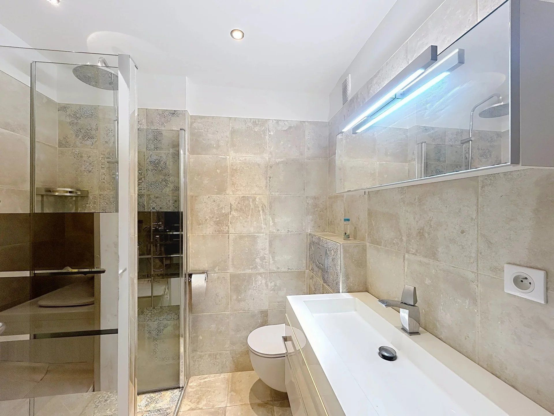 apartment 2 Rooms for seasonal rent on Antibes (06160)