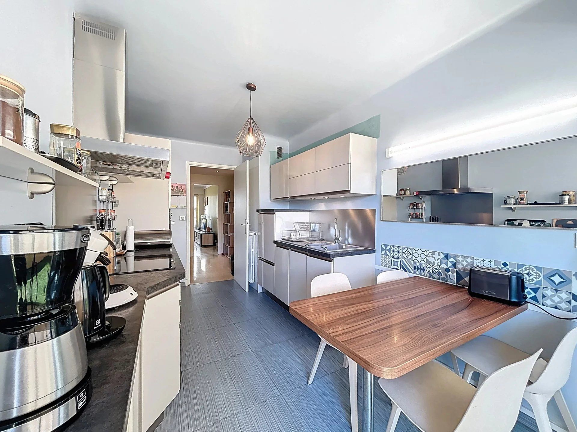 apartment 2 Rooms for seasonal rent on Antibes (06160)