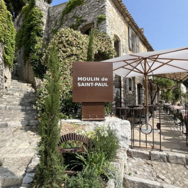 Michelin-starred chef Alain Llorca takes over Le Vieux-Moulin in Saint-Paul-de-Vence