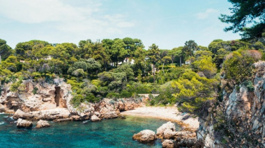 Cap d'Antibes: why International buyers choose this exceptional peninsula