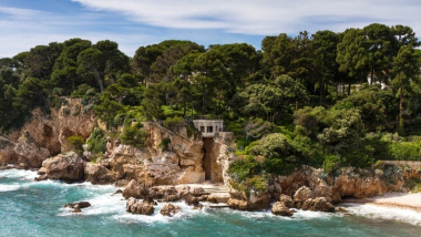 Cap d'Antibes: why International buyers choose this exceptional peninsula