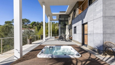 Valbonne and Mougins: the charm of the hinterland, between prestigious golf courses and Provençal tranquillity