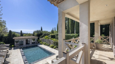 Valbonne and Mougins: the charm of the hinterland, between prestigious golf courses and Provençal tranquillity