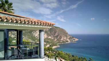 Essential tips for renting a holiday villa this summer