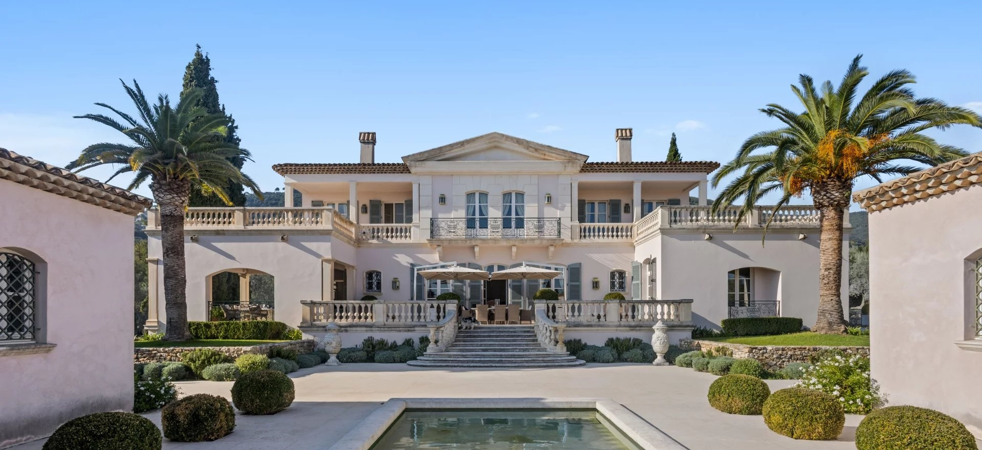 Luxury real estate </br>on the Côte d'Azur