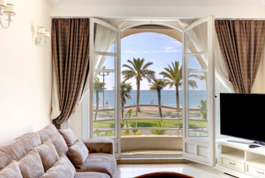 Discover the neighbourhoods of Nice