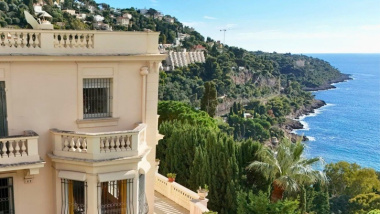 Roquebrune-Cap-Martin and Saint-Jean-Cap-Ferrat: two exceptional addresses on the French Riviera