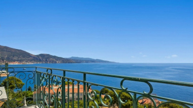 Roquebrune-Cap-Martin and Saint-Jean-Cap-Ferrat: two exceptional addresses on the French Riviera